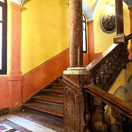 Luxury Palazzo Vannucci * パレルモ