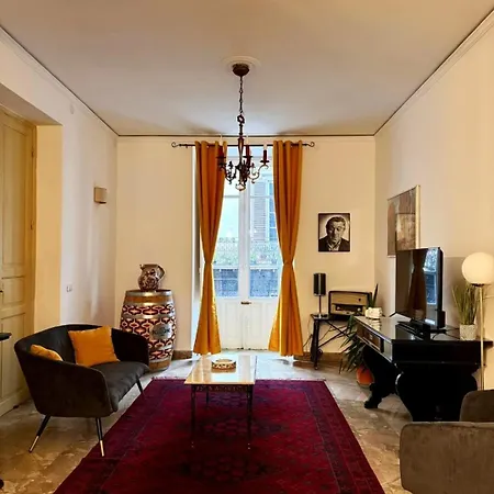 アパート Luxury Palazzo Vannucci パレルモ